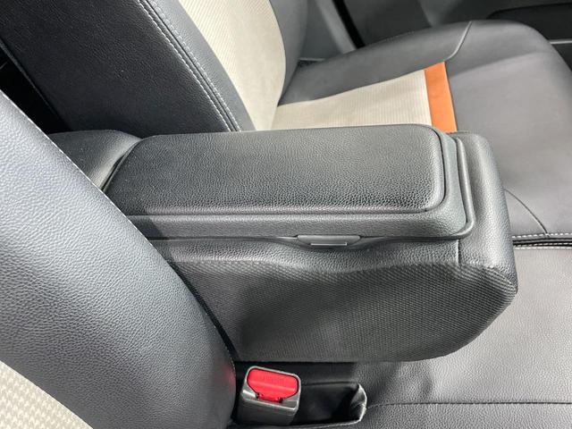 パッソ モーダ　チャーム　禁煙車　ＳＤナビ　全周囲カメラ　スマートアシストＩＩＩ　ハーフレザー　クリアランスソナー　ＬＥＤヘッド　ＥＴＣ　スマートキー　アイドリングストップ　オートエアコン（38枚目）