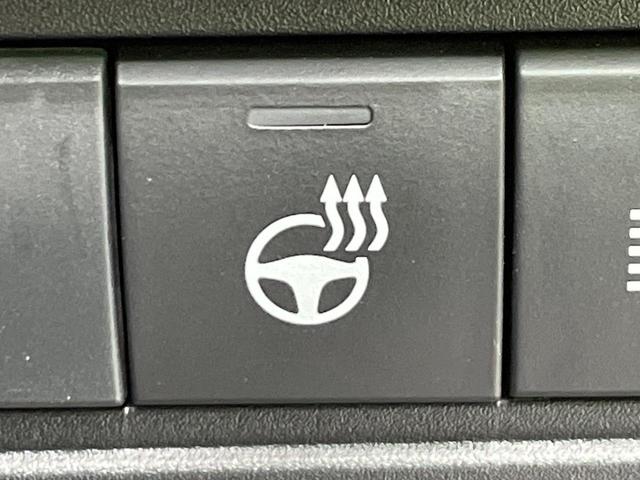 ヤリスクロス ハイブリッドZ 禁煙車 ディスプレイオーディオ セーフティセンス レーダークルーズ ハーフレザー パワーシート シートヒーター ステアリングヒーター LEDヘッド バックカメラ ETC 純正18インチアルミ(9枚目)