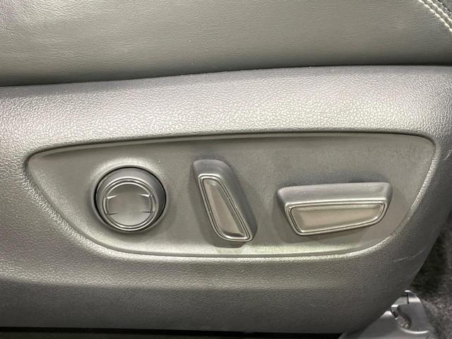 RAV4 G Zパッケージ 4WD 禁煙車 ルーフレール 純正9型ナビ 衝突軽減 レーダークルーズ 合皮レザー パワーシート シートメモリー シートヒーター ステアリングヒーター 電動リア LEDヘッド バックカメラ ETC(7枚目)