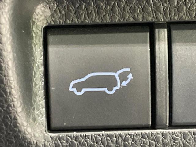 RAV4 G Zパッケージ 4WD 禁煙車 ルーフレール 純正9型ナビ 衝突軽減 レーダークルーズ 合皮レザー パワーシート シートメモリー シートヒーター ステアリングヒーター 電動リア LEDヘッド バックカメラ ETC(10枚目)