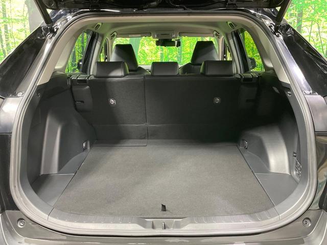 RAV4 G Zパッケージ 4WD 禁煙車 ルーフレール 純正9型ナビ 衝突軽減 レーダークルーズ 合皮レザー パワーシート シートメモリー シートヒーター ステアリングヒーター 電動リア LEDヘッド バックカメラ ETC(13枚目)