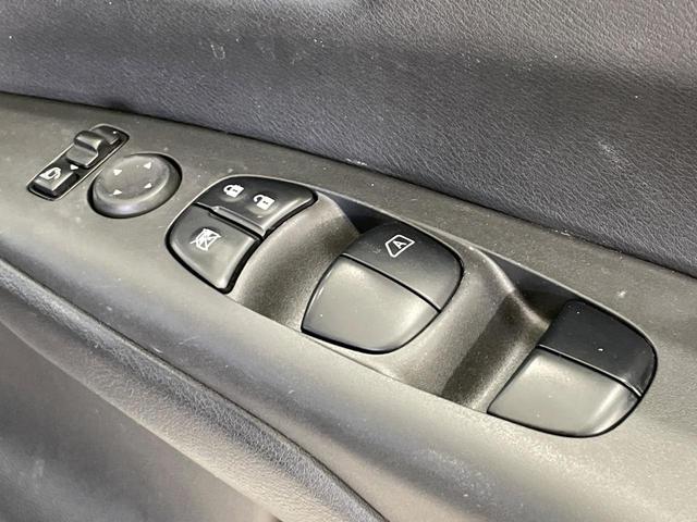 セレナ ハイウェイスターＶ　禁煙車　純正１０型ナビ　後席モニター　アラウンドビュー　プロパイロット　衝突軽減　両側電動ドア　パーキングアシスト　ステアリングヒーター　クリアランスソナー　ＬＥＤヘッド　ＥＴＣ　純正１６インチアルミ（34枚目）