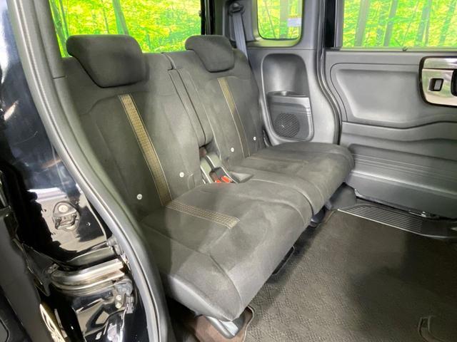 後部座席も気になるようなキズ・汚れやへたり等、大きなダメージはなく、良好な状態です。