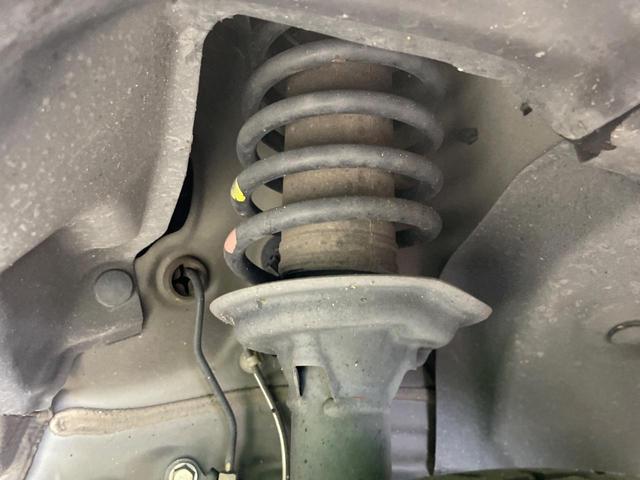 弊社では、全車『修復歴なし』のお車のみ取り扱っております。専任バイヤーによる厳選した仕入れの後、入庫後の車両チェックを行い、ネクステージが認定した高品質な中古車をご提供しております。