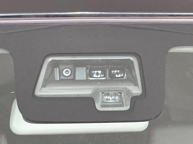 スペーシアカスタム ハイブリッドＸＳ　禁煙車　フローティング９型ナビ　スズキセーフティサポート　両側電動ドア　ハーフレザー　シートヒーター　クリアランスソナー　ＬＥＤヘッド　ＥＴＣ　アイドリングストップ　スマートキー　純正１５インチアルミ（4枚目）