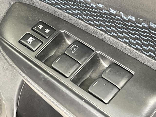 ノート X 禁煙車 純正SDナビ スマートキー オートライト オートエアコン Bluetooth CD/DVD再生 フルセグTV アイドリングストップ(35枚目)