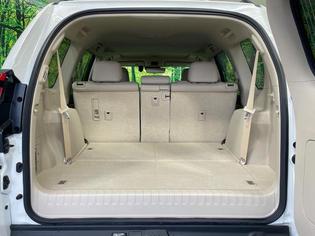 【電動格納サードシート】３列目はスイッチ一つでラクラク収納！荷物が多い時など座席を収納スペースに変更する際も、力は必要ありません！お子様でも簡単に操作していただけます！