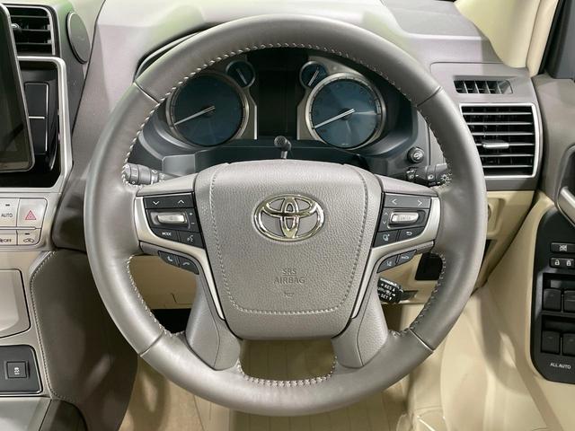 【純正革巻きステアリング】上質な革を使用することで、手にしっかり馴染みとても運転しやすいハンドルです♪