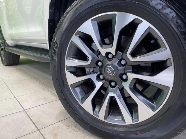 【純正オプション１９インチアルミホイール】純正オプションホイールを装着。走行性能の向上に加え、外観もよりスタイリッシュになっています。