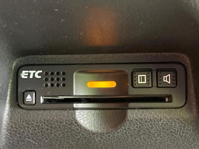 フィット RS 禁煙車 SDナビ HIDヘッド バックカメラ ETC Bluetooth再生 ドラレコ 純正16インチアルミ オートエアコン オートライト 電動格納ミラー(6枚目)