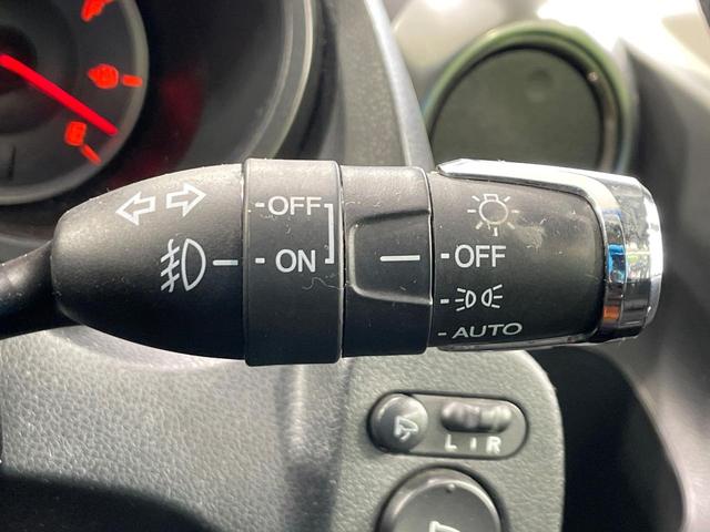 フィット RS 禁煙車 SDナビ HIDヘッド バックカメラ ETC Bluetooth再生 ドラレコ 純正16インチアルミ オートエアコン オートライト 電動格納ミラー(7枚目)