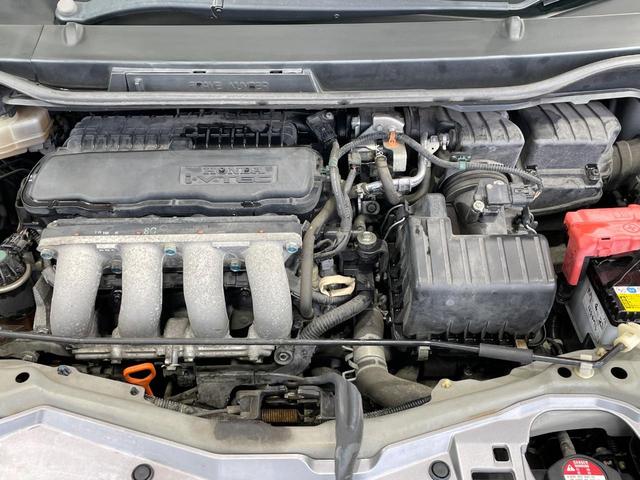 フィット RS 禁煙車 SDナビ HIDヘッド バックカメラ ETC Bluetooth再生 ドラレコ 純正16インチアルミ オートエアコン オートライト 電動格納ミラー(18枚目)