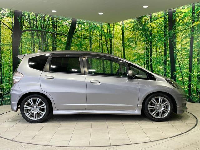 フィット RS 禁煙車 SDナビ HIDヘッド バックカメラ ETC Bluetooth再生 ドラレコ 純正16インチアルミ オートエアコン オートライト 電動格納ミラー(22枚目)