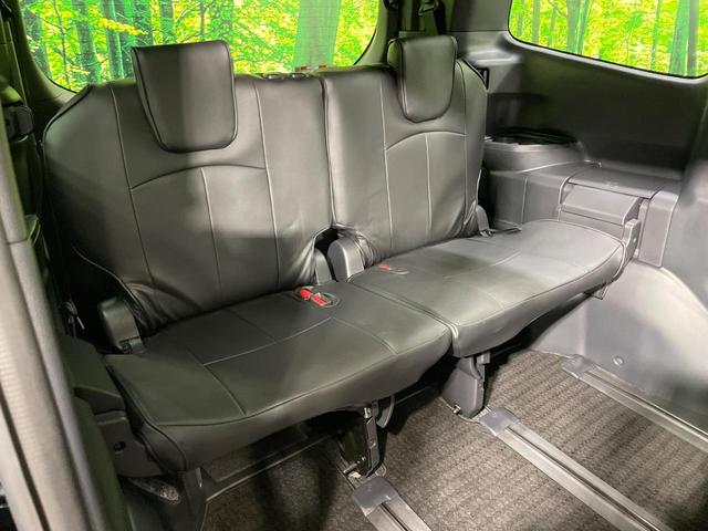 ３列目シートはもちろん状態良好☆大人でもゆったりと座って頂けますので、大人数でのお出かけもラクラクです♪ご家族で、気の知れた仲間で、ドライブに行くのが楽しみですね♪