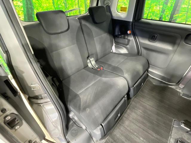 後部座席も気になるようなキズ・汚れやへたり等、大きなダメージはなく、良好な状態です。