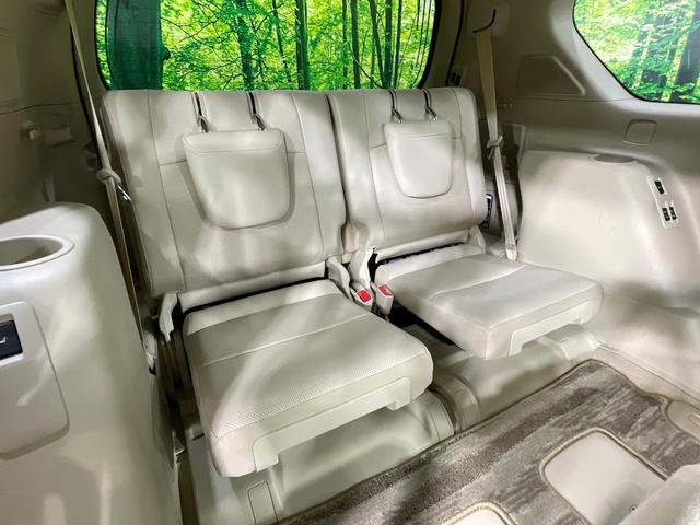 ３列目シートはもちろん状態良好☆大人でもゆったりと座って頂けますので、大人数でのお出かけもラクラクです♪ご家族で、気の知れた仲間で、ドライブに行くのが楽しみですね♪