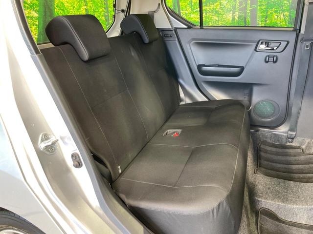 後部座席も気になるようなキズ・汚れやへたり等、大きなダメージはなく、良好な状態です。