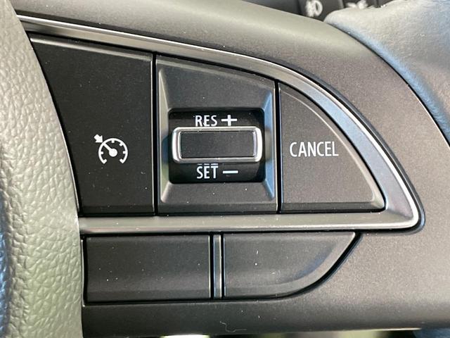 【クルーズコントロール】高速道路もラクラク走行。アクセルを離しても一定速度で走行ができ、長距離運転時の負担を軽減！加速・減速も簡単なスイッチ操作で調整できます。