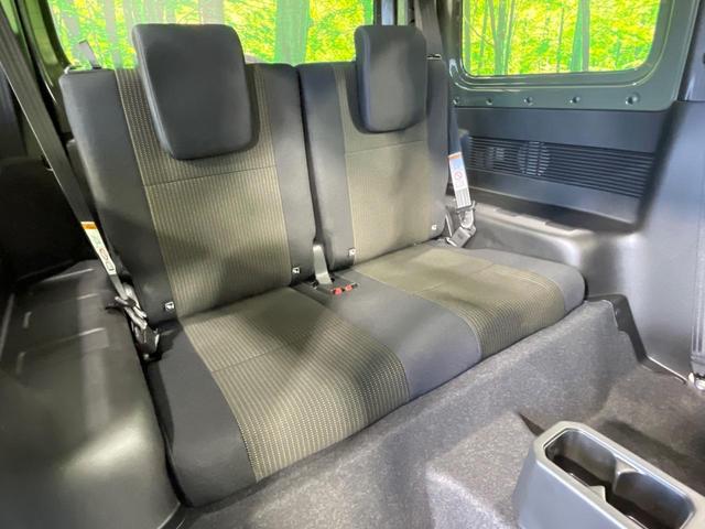 高品質なオリジナルフロアマットもオプションにてご用意しております。お好きなデザインやカラーをお車に合わせて選んでいただくことができます♪