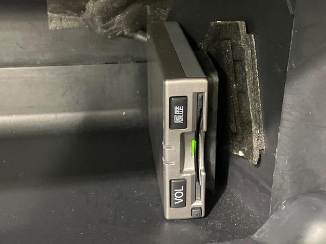 アクア Ｇ　禁煙車　純正ＳＤナビ　クリアランスソナー　ＥＴＣ　ＬＥＤヘッド　バックカメラ　オートエアコン　オートライト　スマートキー　Ｂｌｕｅｔｏｏｔｈ再生　電動格納ミラー（6枚目）