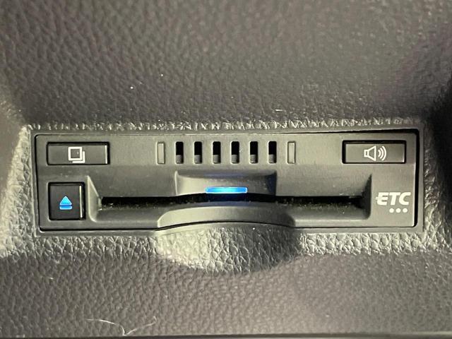 ヤリスクロス ハイブリッドＺ　禁煙車　ディスプレイオーディオ　全周囲カメラ　モデリスタ　セーフティセンス　レーダークルーズ　ハーフレザー　パワーシート　シートヒーター　クリアランスソナー　ＬＥＤヘッド　ＥＴＣ　純正１８インチアルミ（9枚目）