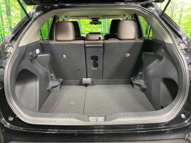 ヤリスクロス ハイブリッドＺ　禁煙車　ディスプレイオーディオ　全周囲カメラ　モデリスタ　セーフティセンス　レーダークルーズ　ハーフレザー　パワーシート　シートヒーター　クリアランスソナー　ＬＥＤヘッド　ＥＴＣ　純正１８インチアルミ（12枚目）