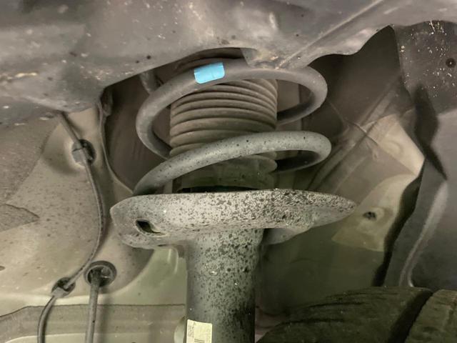 ヤリスクロス ハイブリッドＺ　禁煙車　ディスプレイオーディオ　全周囲カメラ　モデリスタ　セーフティセンス　レーダークルーズ　ハーフレザー　パワーシート　シートヒーター　クリアランスソナー　ＬＥＤヘッド　ＥＴＣ　純正１８インチアルミ（20枚目）