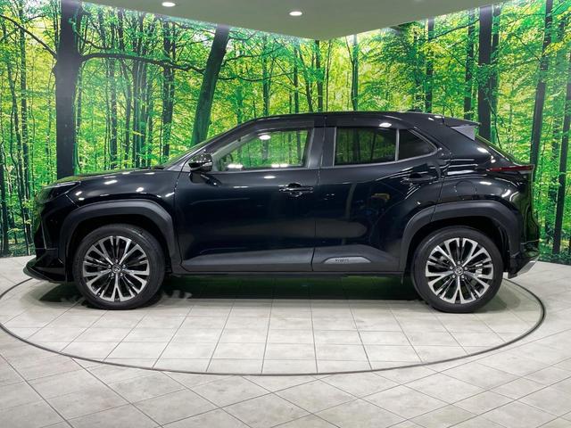 ヤリスクロス ハイブリッドＺ　禁煙車　ディスプレイオーディオ　全周囲カメラ　モデリスタ　セーフティセンス　レーダークルーズ　ハーフレザー　パワーシート　シートヒーター　クリアランスソナー　ＬＥＤヘッド　ＥＴＣ　純正１８インチアルミ（23枚目）