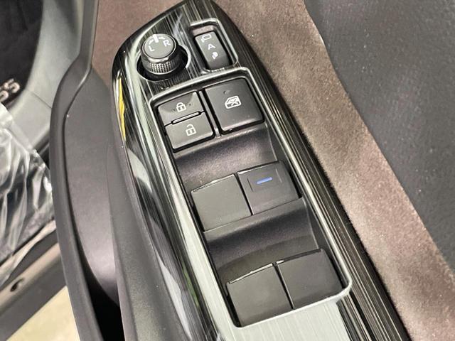 ヤリスクロス ハイブリッドＺ　禁煙車　ディスプレイオーディオ　全周囲カメラ　モデリスタ　セーフティセンス　レーダークルーズ　ハーフレザー　パワーシート　シートヒーター　クリアランスソナー　ＬＥＤヘッド　ＥＴＣ　純正１８インチアルミ（39枚目）