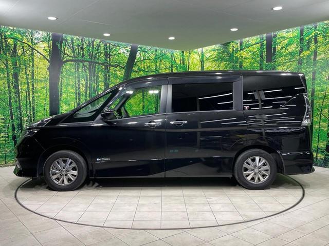 セレナ e-パワー ハイウェイスターV 禁煙車 セーフティA 純正9型ナビ 後席モニター アラウンドビュー 衝突軽減装置 踏み間違い防止アシスト パーキングアシスト クルコン 両側電動ドア LEDヘッド ETC 純正15インチアルミ(25枚目)
