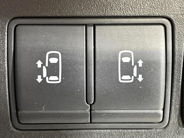 セレナ ハイウェイスターＳ－ＨＶアドバンスドセーフティパック　禁煙車　純正８型ナビ　後席モニター　アラウンドビュー　衝突軽減装置　クルコン　車線逸脱警報　両側電動ドア　ＬＥＤヘッド　ＥＴＣ　純正１６インチアルミ　スマートキー　アイドリングストップ（7枚目）