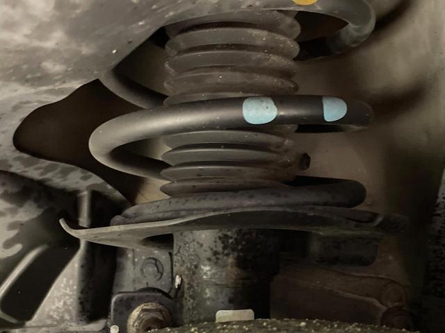 セレナ ハイウェイスターＳ－ＨＶアドバンスドセーフティパック　禁煙車　純正８型ナビ　後席モニター　アラウンドビュー　衝突軽減装置　クルコン　車線逸脱警報　両側電動ドア　ＬＥＤヘッド　ＥＴＣ　純正１６インチアルミ　スマートキー　アイドリングストップ（20枚目）