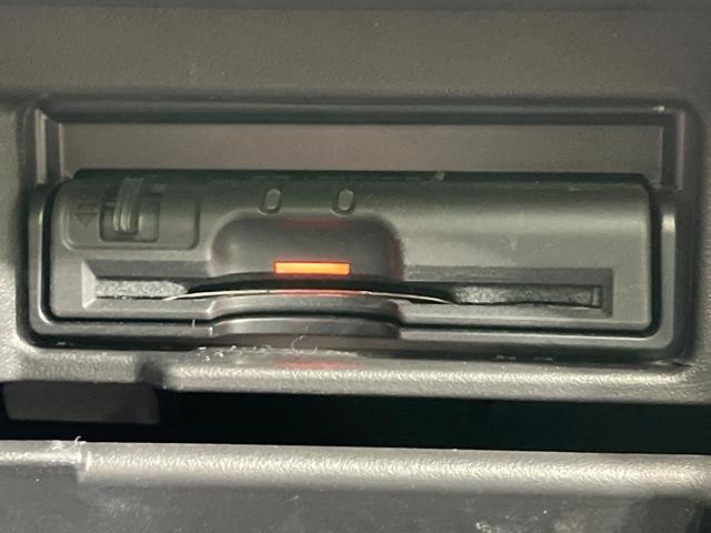 セレナ ハイウェイスターＳ－ＨＶアドバンスドセーフティパック　禁煙車　純正８型ナビ　後席モニター　アラウンドビュー　衝突軽減装置　クルコン　車線逸脱警報　両側電動ドア　ＬＥＤヘッド　ＥＴＣ　純正１６インチアルミ　スマートキー　アイドリングストップ（38枚目）