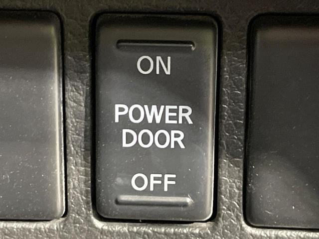 セレナ ハイウェイスターＳ－ＨＶアドバンスドセーフティパック　禁煙車　純正８型ナビ　後席モニター　アラウンドビュー　衝突軽減装置　クルコン　車線逸脱警報　両側電動ドア　ＬＥＤヘッド　ＥＴＣ　純正１６インチアルミ　スマートキー　アイドリングストップ（40枚目）