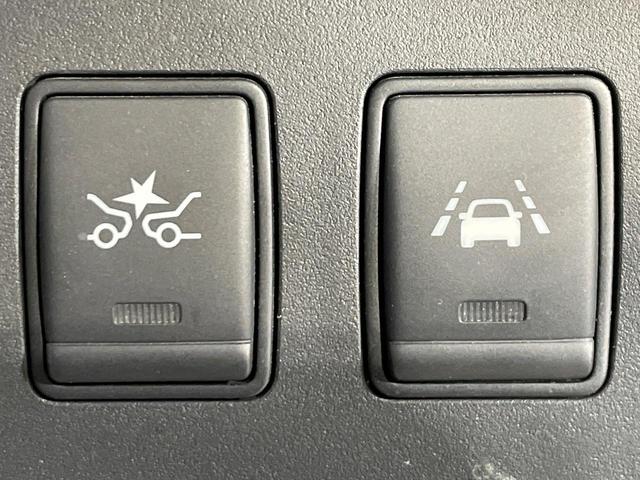 セレナ ハイウェイスターＳ－ＨＶアドバンスドセーフティパック　禁煙車　純正８型ナビ　後席モニター　アラウンドビュー　衝突軽減装置　クルコン　車線逸脱警報　両側電動ドア　ＬＥＤヘッド　ＥＴＣ　純正１６インチアルミ　スマートキー　アイドリングストップ（41枚目）