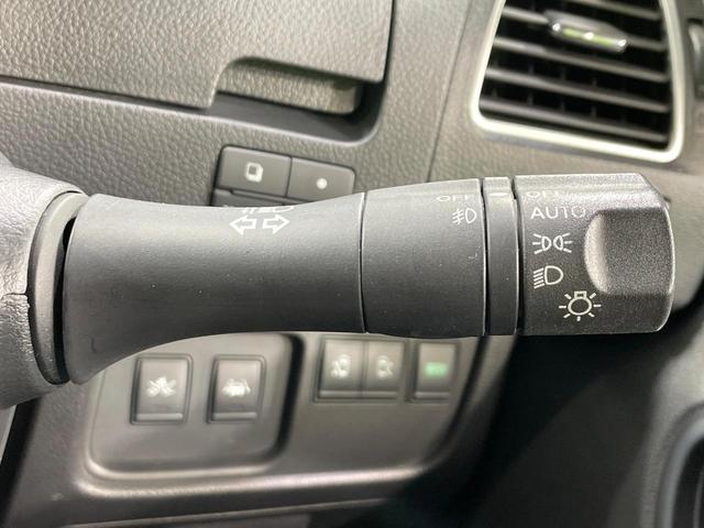 セレナ ハイウェイスターＳ－ＨＶアドバンスドセーフティパック　禁煙車　純正８型ナビ　後席モニター　アラウンドビュー　衝突軽減装置　クルコン　車線逸脱警報　両側電動ドア　ＬＥＤヘッド　ＥＴＣ　純正１６インチアルミ　スマートキー　アイドリングストップ（47枚目）