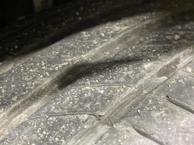 セレナ ハイウェイスターＳ－ＨＶアドバンスドセーフティパック　禁煙車　純正８型ナビ　後席モニター　アラウンドビュー　衝突軽減装置　クルコン　車線逸脱警報　両側電動ドア　ＬＥＤヘッド　ＥＴＣ　純正１６インチアルミ　スマートキー　アイドリングストップ（52枚目）