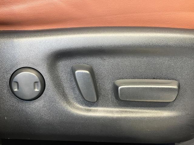 【パワーシート】スイッチ一つで簡単にシートの微調整が可能！電動だから力もいりません！自分に最適なシートポジションにセットして、快適なドライブをお楽しみください。