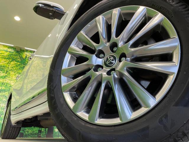 【純正１８インチアルミホイール】外観にマッチした純正アルミホイールを装着しております。各種社外アルミホイールや、スタッドレスタイヤも取扱いしております。是非ご相談ください♪