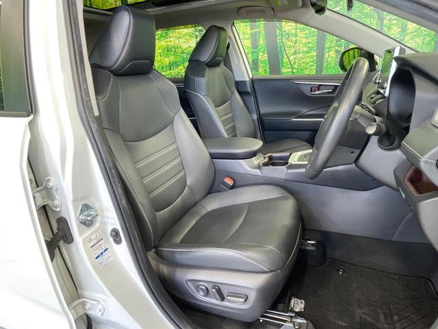ＲＡＶ４ ハイブリッドＧ　４ＷＤ　禁煙車　サンルーフ　ルーフレール　ディスプレイオーディオ　全周囲カメラ　ＢＳＭ　衝突軽減　レーダークルーズ　合皮レザー　パワーシート　シートメモリー　シートヒーター　ステアリングヒーター（8枚目）