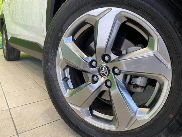 ＲＡＶ４ ハイブリッドＧ　４ＷＤ　禁煙車　サンルーフ　ルーフレール　ディスプレイオーディオ　全周囲カメラ　ＢＳＭ　衝突軽減　レーダークルーズ　合皮レザー　パワーシート　シートメモリー　シートヒーター　ステアリングヒーター（13枚目）