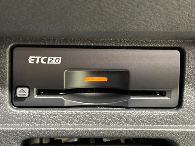 オーラ Ｇ　レザーエディション　禁煙車　純正９型ナビ　全周囲カメラ　ＢＯＳＥ　スマートルームミラー　ＢＳＭ　衝突軽減　プロパイロット　合皮レザー　ステアリングヒーター　クリアランスソナー　ＬＥＤヘッド　ＥＴＣ　純正１７インチアルミ（10枚目）