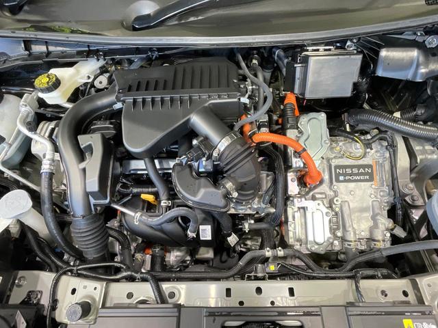 オーラ Ｇ　レザーエディション　禁煙車　純正９型ナビ　全周囲カメラ　ＢＯＳＥ　スマートルームミラー　ＢＳＭ　衝突軽減　プロパイロット　合皮レザー　ステアリングヒーター　クリアランスソナー　ＬＥＤヘッド　ＥＴＣ　純正１７インチアルミ（18枚目）