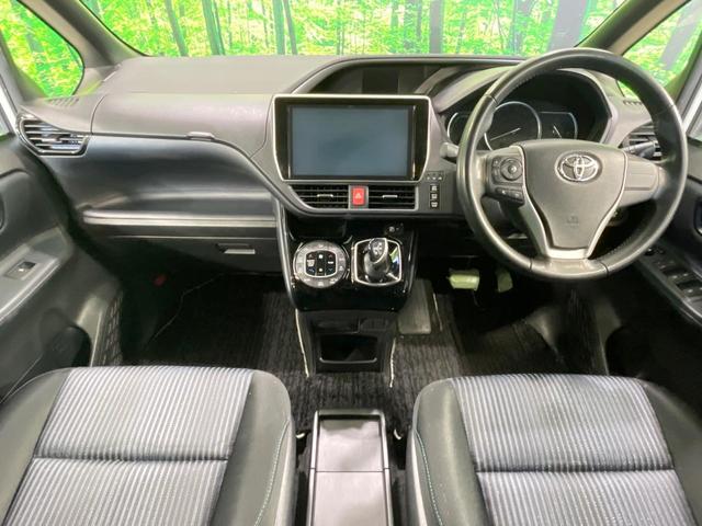 ヴォクシー ハイブリッドＺＳ　煌ＩＩ　禁煙車　純正１０型ナビ　フリップダウンモニター　セーフティセンス　両側電動ドア　ＬＥＤヘッド　バックカメラ　ＥＴＣ　純正１６インチアルミ　スマートキー　ワンオーナー（2枚目）
