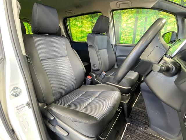 ヴォクシー ハイブリッドＺＳ　煌ＩＩ　禁煙車　純正１０型ナビ　フリップダウンモニター　セーフティセンス　両側電動ドア　ＬＥＤヘッド　バックカメラ　ＥＴＣ　純正１６インチアルミ　スマートキー　ワンオーナー（11枚目）