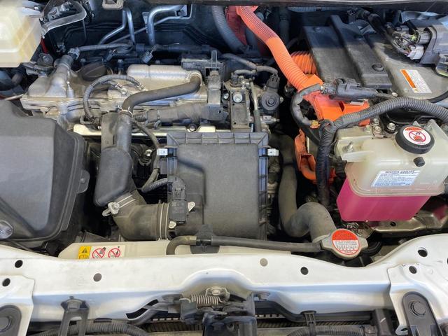 ヴォクシー ハイブリッドＺＳ　煌ＩＩ　禁煙車　純正１０型ナビ　フリップダウンモニター　セーフティセンス　両側電動ドア　ＬＥＤヘッド　バックカメラ　ＥＴＣ　純正１６インチアルミ　スマートキー　ワンオーナー（18枚目）