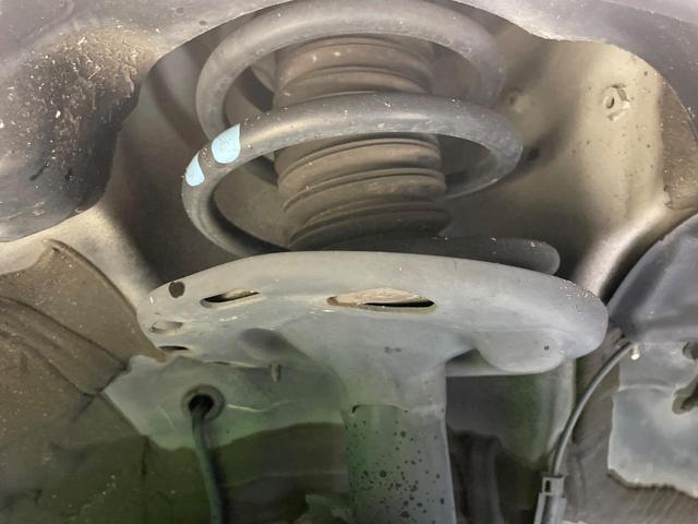 ヴォクシー ハイブリッドＺＳ　煌ＩＩ　禁煙車　純正１０型ナビ　フリップダウンモニター　セーフティセンス　両側電動ドア　ＬＥＤヘッド　バックカメラ　ＥＴＣ　純正１６インチアルミ　スマートキー　ワンオーナー（20枚目）