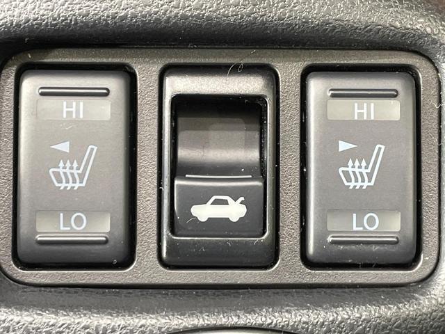 フェアレディＺ バージョンＴ　禁煙車　メーカーナビ　ＢＯＳＥ　オレンジ革シート　パワーシート　シートヒーター　クリアランスソナー　ＨＩＤヘッド　バックカメラ　ＥＴＣ　純正１８インチアルミ　スマートキー　オートエアコン　オートライト（6枚目）