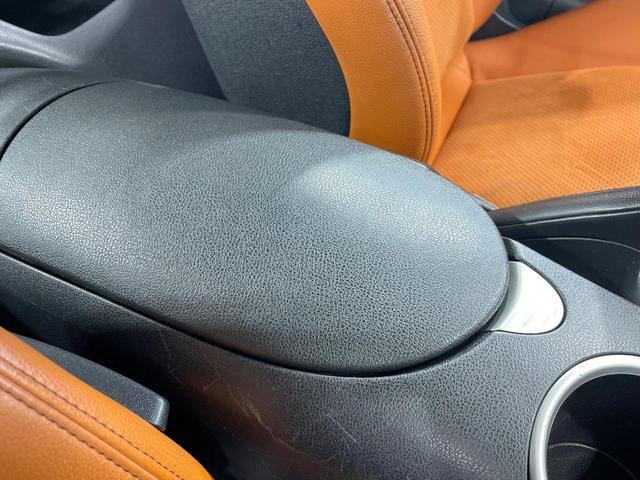 フェアレディＺ バージョンＴ　禁煙車　メーカーナビ　ＢＯＳＥ　オレンジ革シート　パワーシート　シートヒーター　クリアランスソナー　ＨＩＤヘッド　バックカメラ　ＥＴＣ　純正１８インチアルミ　スマートキー　オートエアコン　オートライト（40枚目）