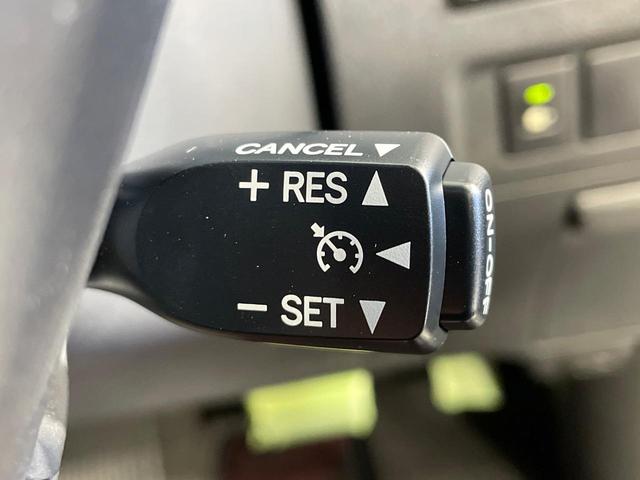 ヴェルファイア ２．４Ｚ　ゴールデンアイズ　禁煙車　純正８型ＨＤＤナビ　後席モニター　ＴＲＤエアロ　クルーズコントロール　両側電動ドア　ハーフレザー　電動リア　クリアランスソナー　ＨＩＤヘッド　バックカメラ　ＥＴＣ　純正１８インチアルミ（6枚目）